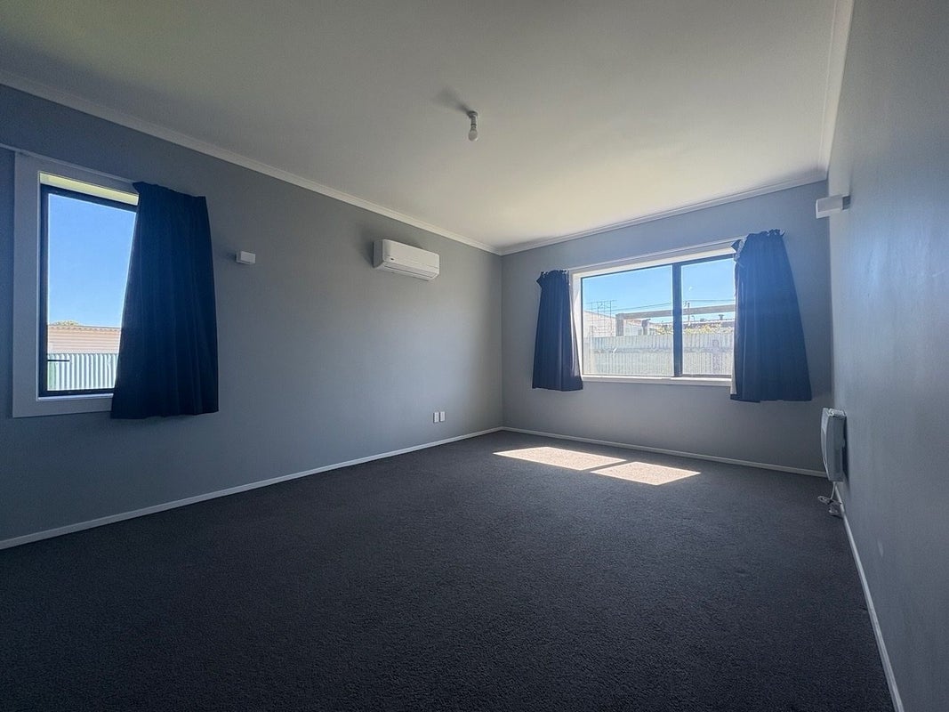 2/2 Emerson Street, Petone, Lower Hutt - Carousel 2