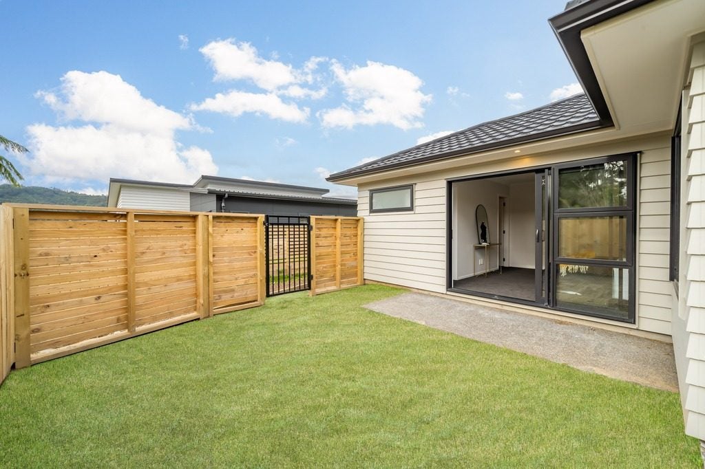 15 Te Awa Rere Grove, Stokes Valley, Lower Hutt - Carousel 1