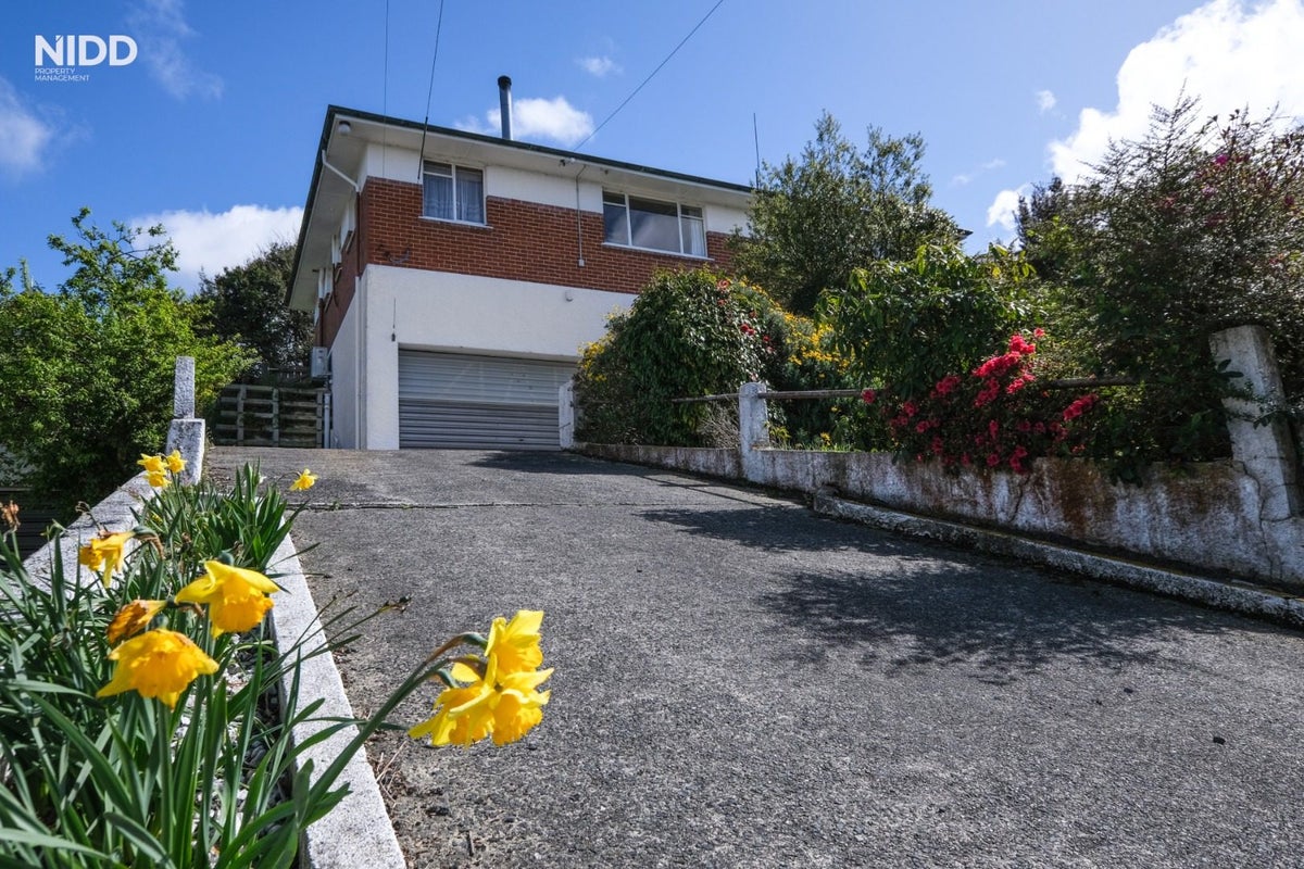 82 Glenpark Avenue, Mornington, Dunedin - Carousel 2