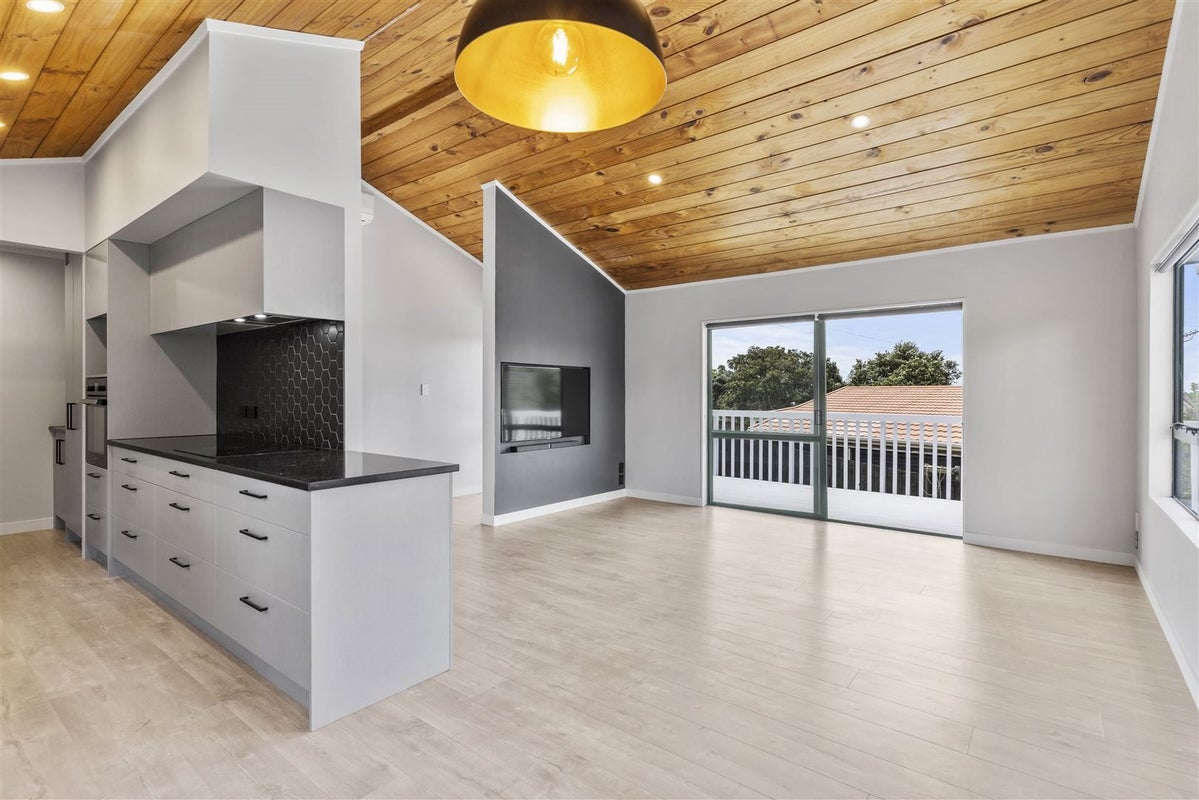 26 Loughanure Place, Massey, Auckland - Carousel 2