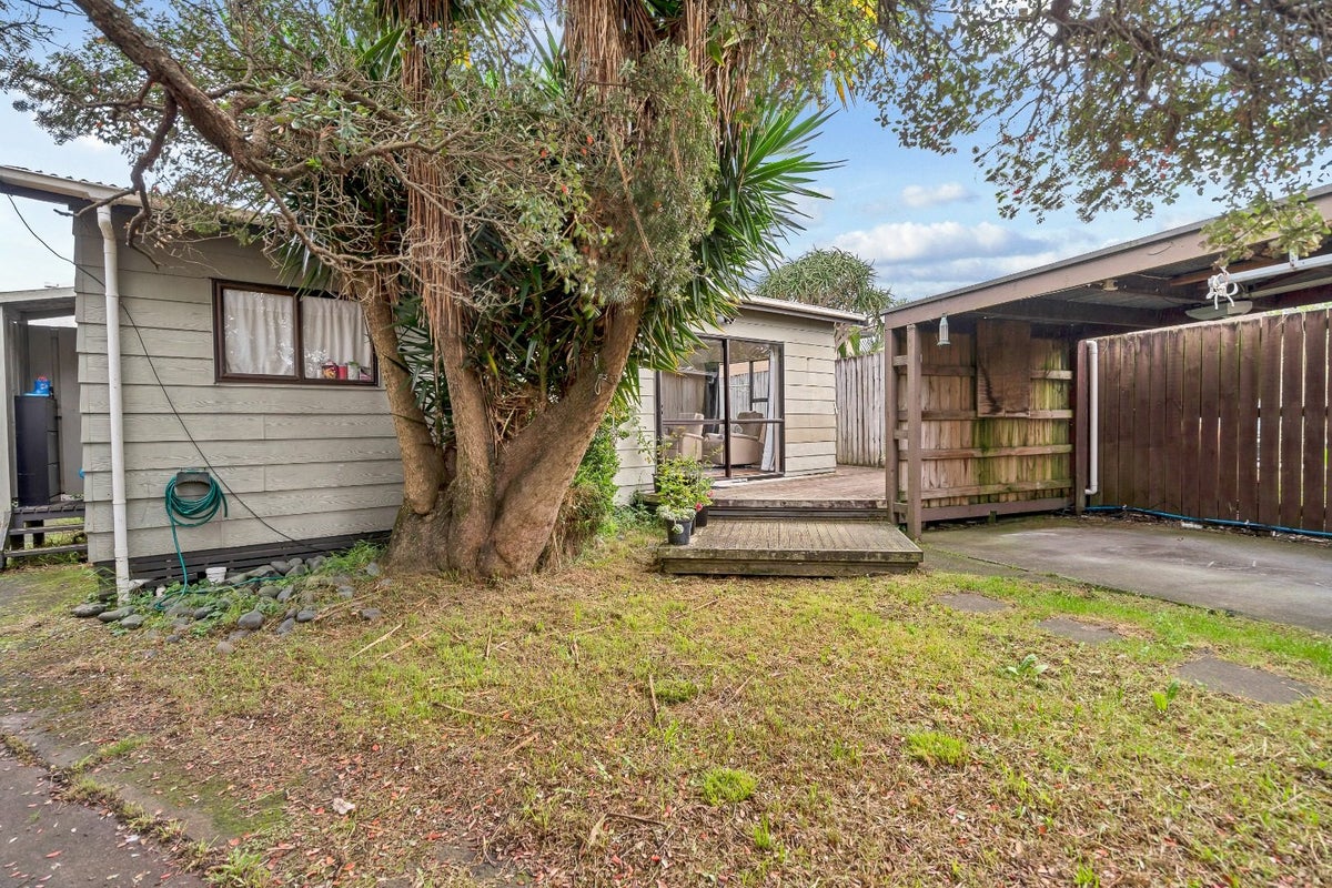 12/76 Riversdale Road, Avondale, Auckland - Carousel 1