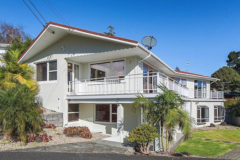 8 Dover Place, Remuera, Auckland - Carousel 2