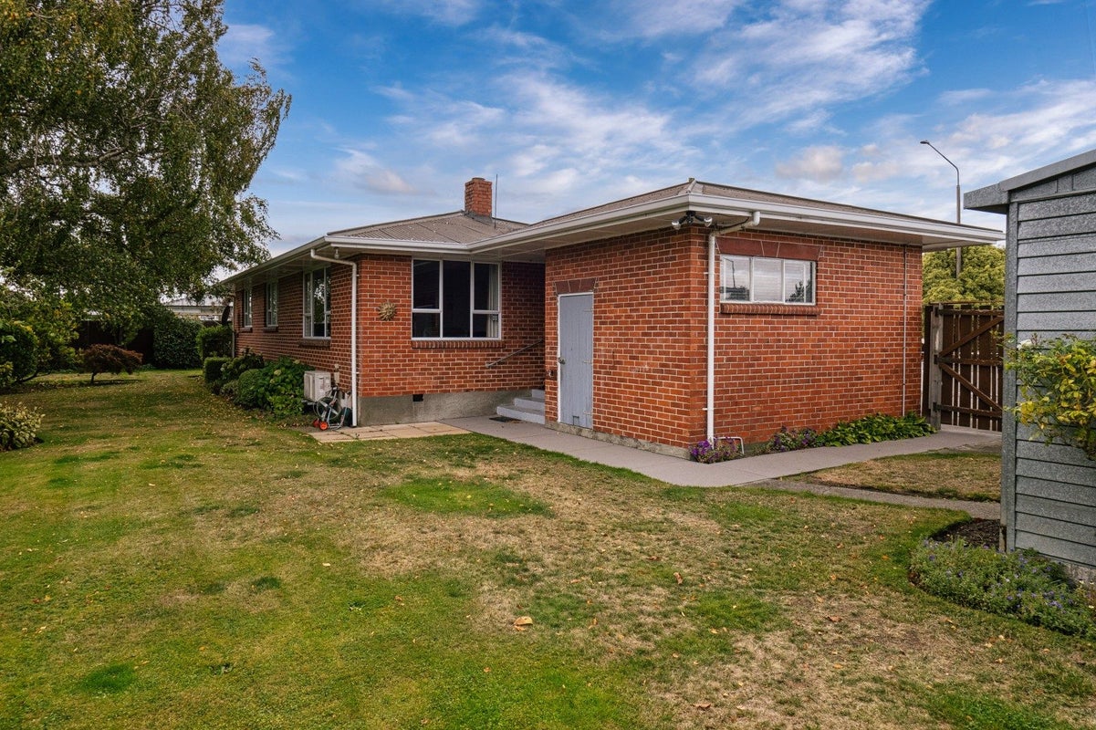 11 Bridge Street, Netherby, Ashburton - Carousel 1