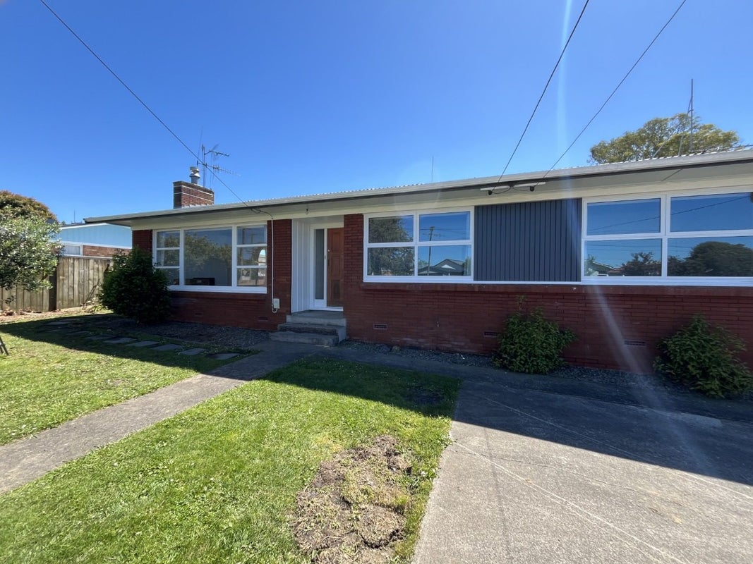 18 Chelmsford Street, Silverdale, Hamilton - Carousel 1