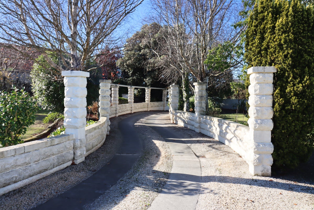 38 Hull Street, South Hill, Oamaru - Carousel 27