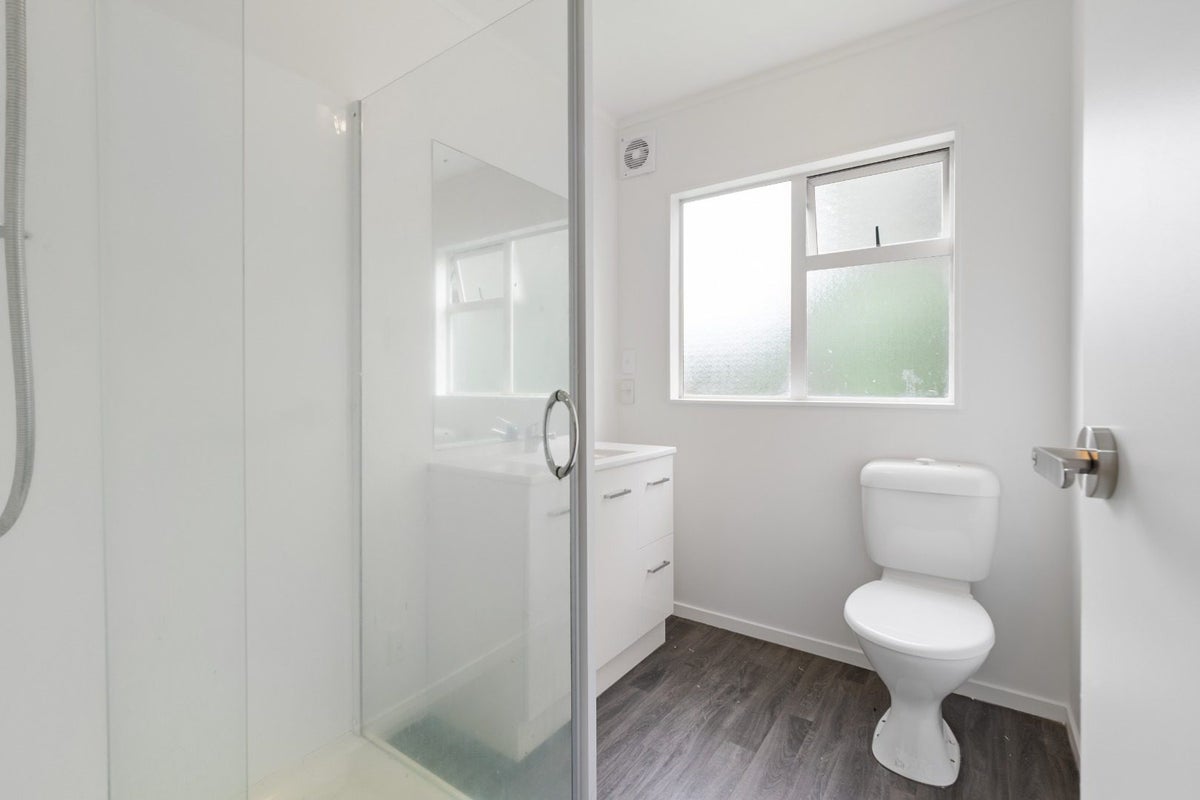 70 Clayton Avenue, Otara, Auckland - Carousel 16