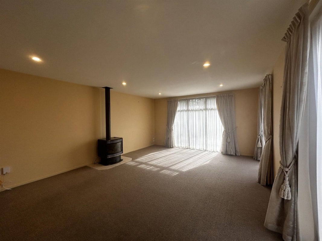 18 Wayside Avenue, Burnside, Christchurch - Carousel 2