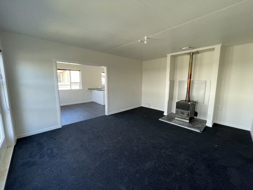 326A Carrington Street, Vogeltown, New Plymouth - Carousel 2
