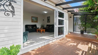 1/3 Manutara Avenue, Forrest Hill, Auckland - Carousel 1