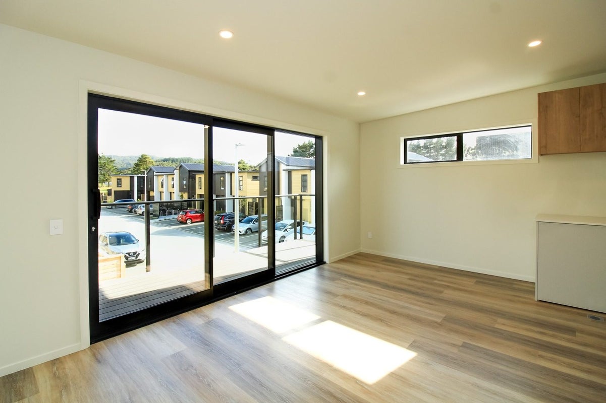 19 The Strand, Wainuiomata, Lower Hutt - Carousel 2