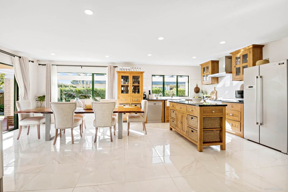 85 Landing Drive, Albany, Auckland - Carousel 2