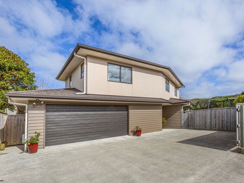 19B Lyndhurst Road, Tawa, Wellington - Carousel 1