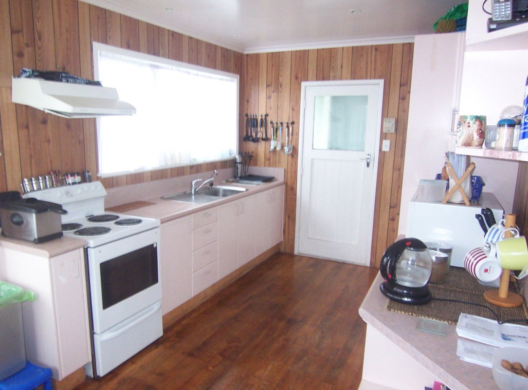 11 Hood Street, Castlecliff, Whanganui - Carousel 2
