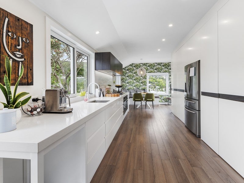 22 Donald Crescent, Karori, Wellington - Carousel 2