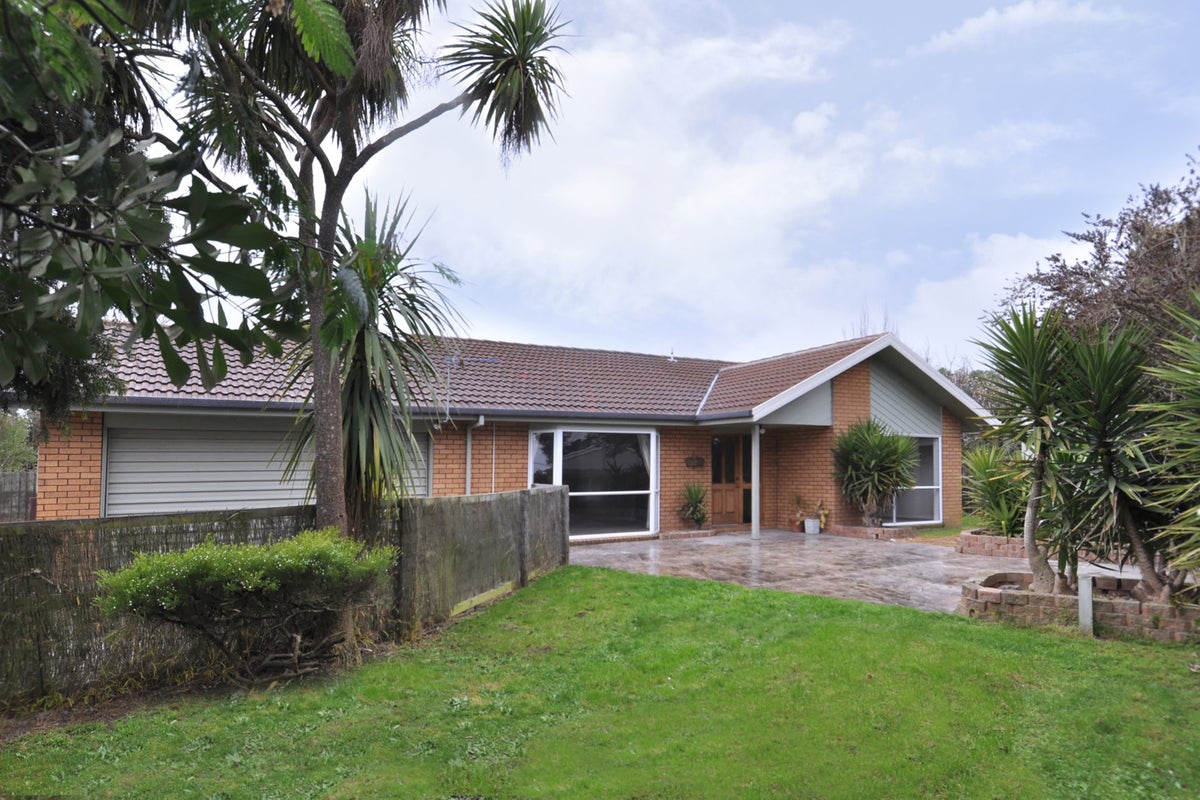 15A Jervois Street, New Brighton, Christchurch - Carousel 1
