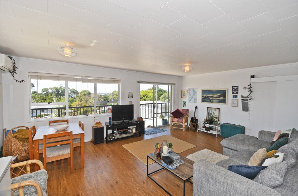 44 HAURAKI Road, Palm Beach - Carousel 2