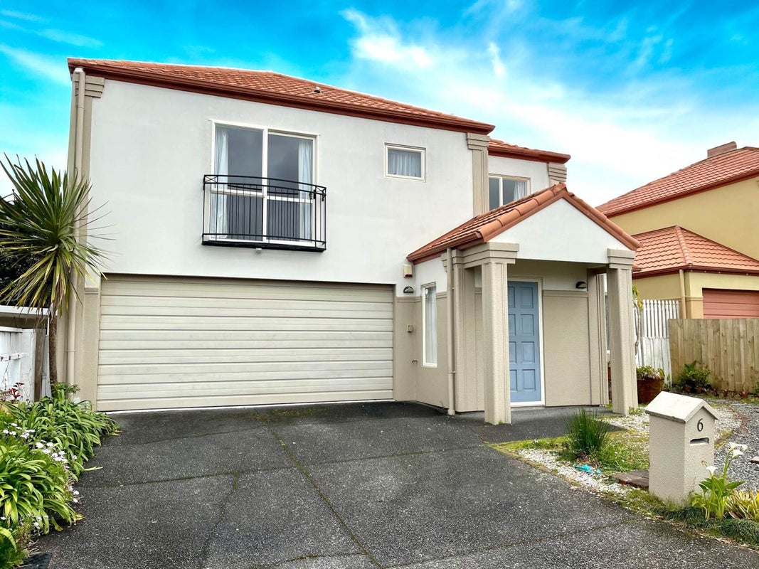 6 Dainton Place, New Lynn, Auckland - Carousel 1