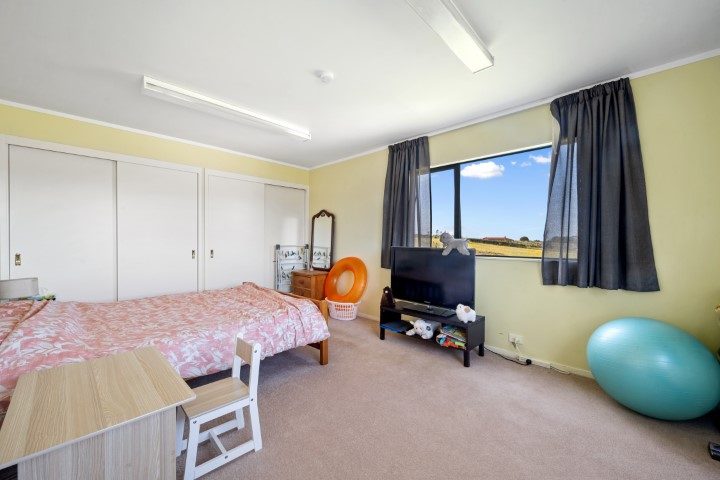 141 Wades Road, Howick - Carousel 2