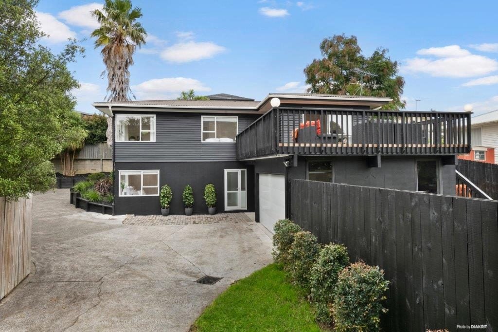 21 Rodney Street, Howick, Auckland - Carousel 2