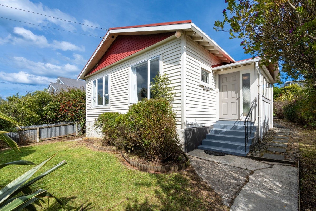 6 Traquair Street, Corstorphine, Dunedin - Carousel 1