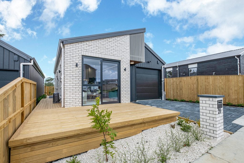 29 Puhikawa Street, Massey, Auckland - Carousel 2