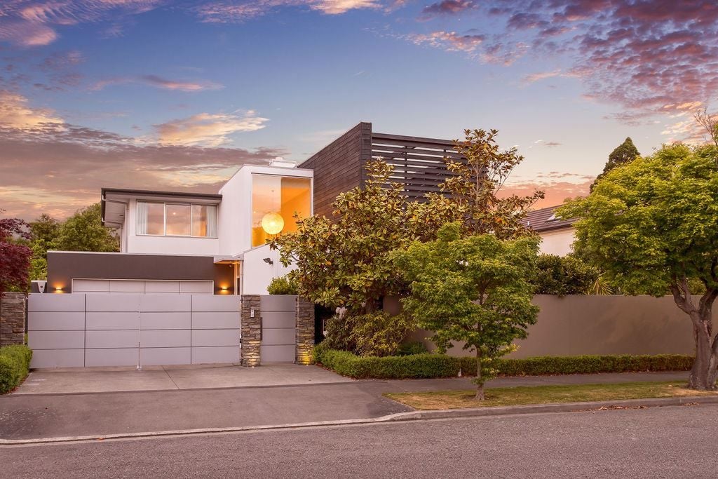 8 Royds Street, Fendalton, Christchurch - Carousel 1
