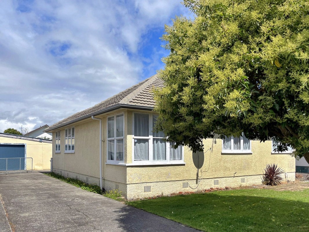 6 Paisley Street, Awapuni, Palmerston North - Carousel 1