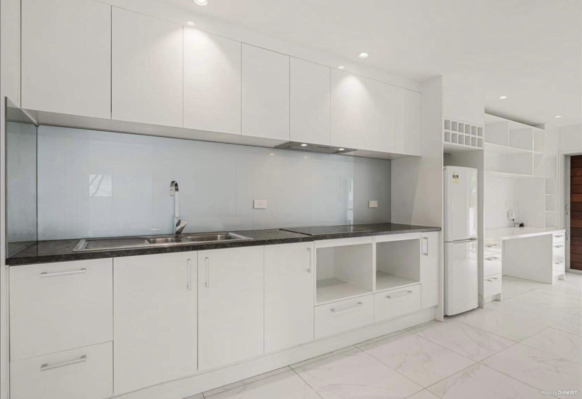 1B/60 Masons Road, Oteha, Auckland - Carousel 1