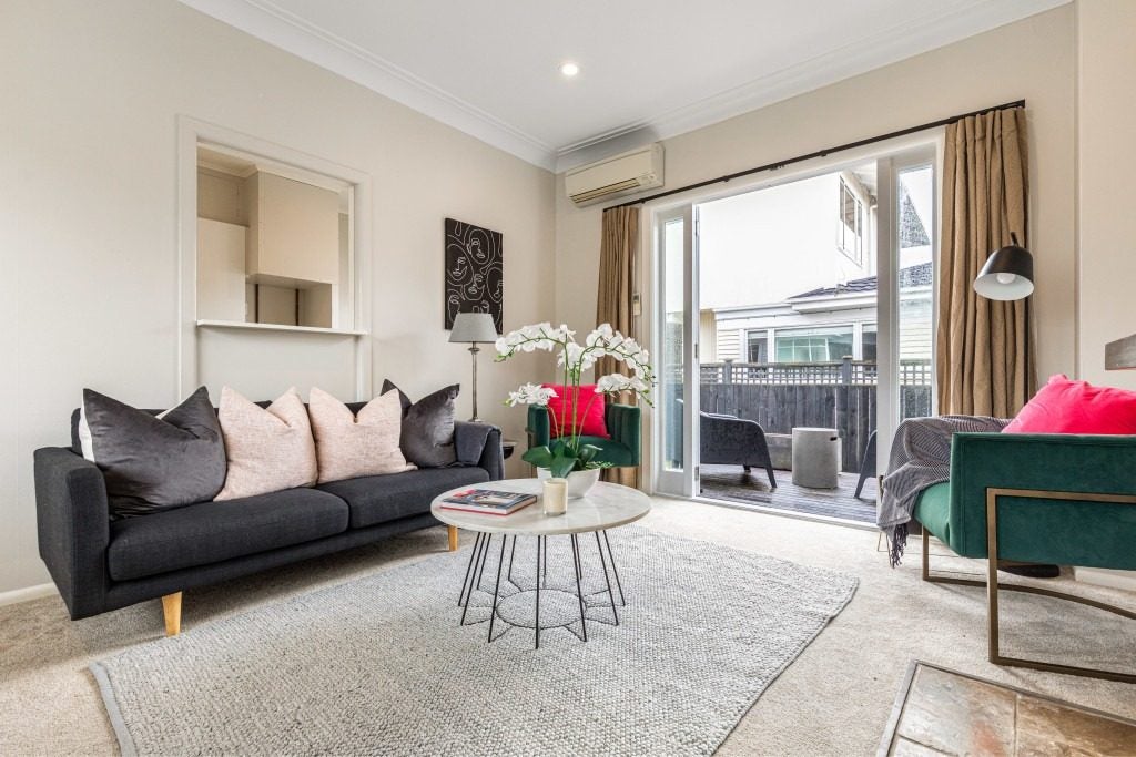 2/39 Patteson Avenue, Mission Bay, Auckland - Carousel 2