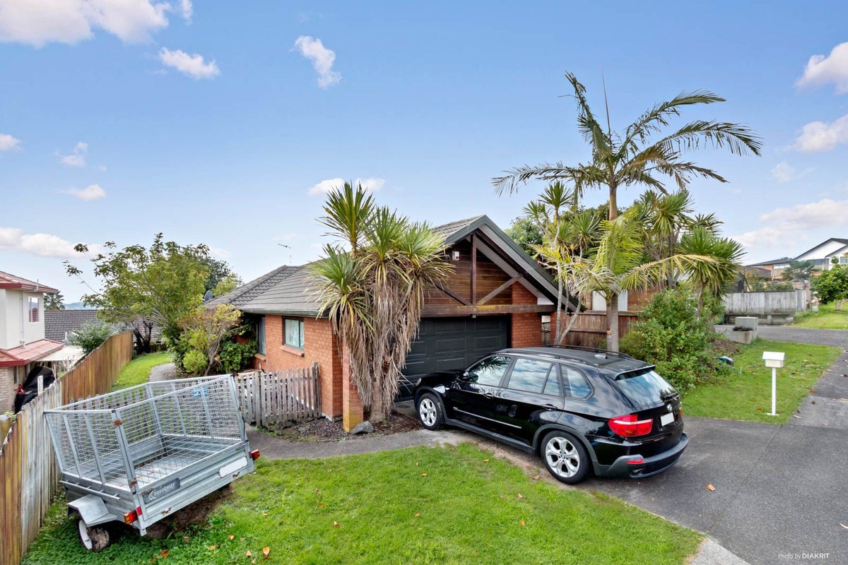 5 Earnslaw Crescent, Clover Park, Auckland - Carousel 2