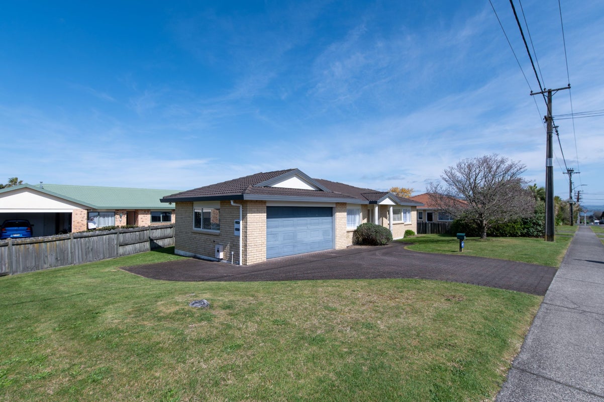53 Basley Road, Owhata, Rotorua - Carousel 17