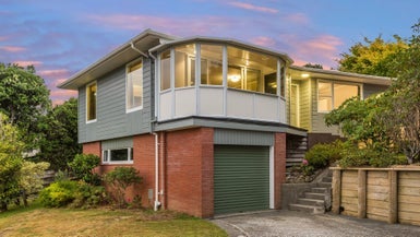 6 The Companionway, Whitby, Porirua - Carousel 1