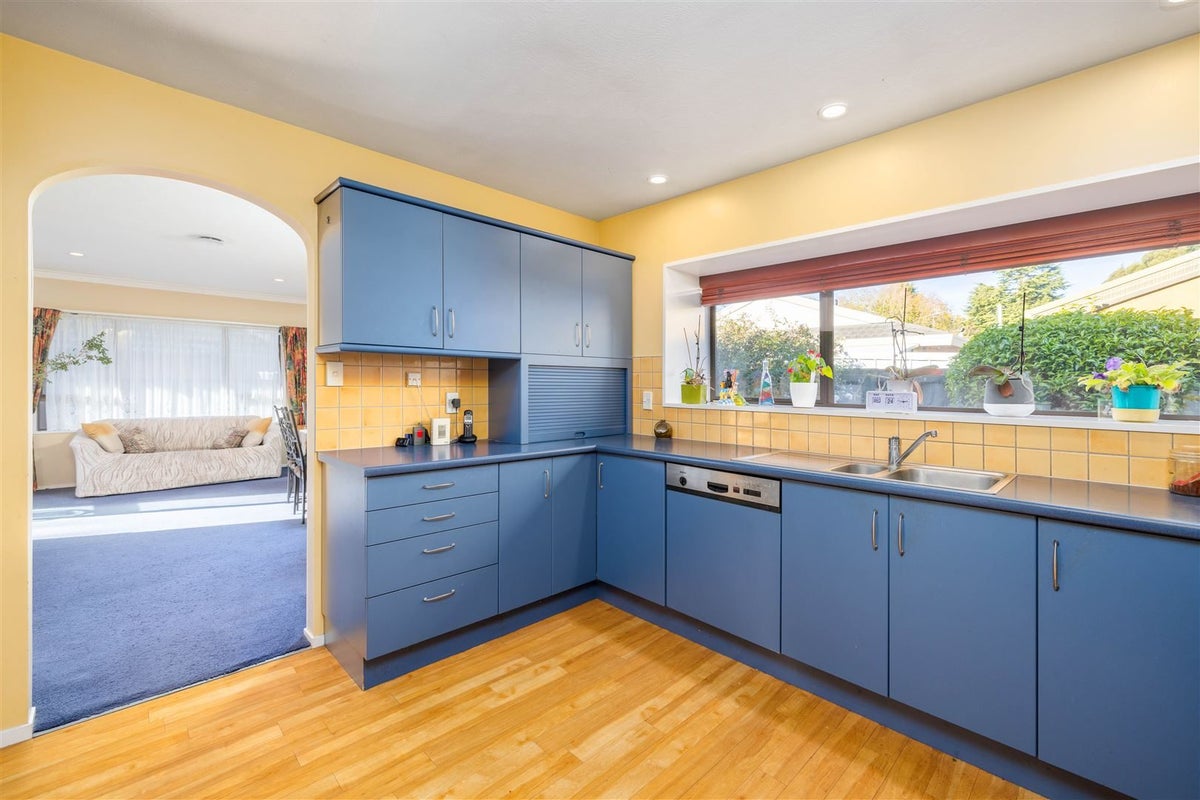 8 Elvira Court, Bishopdale, Christchurch - Carousel 2