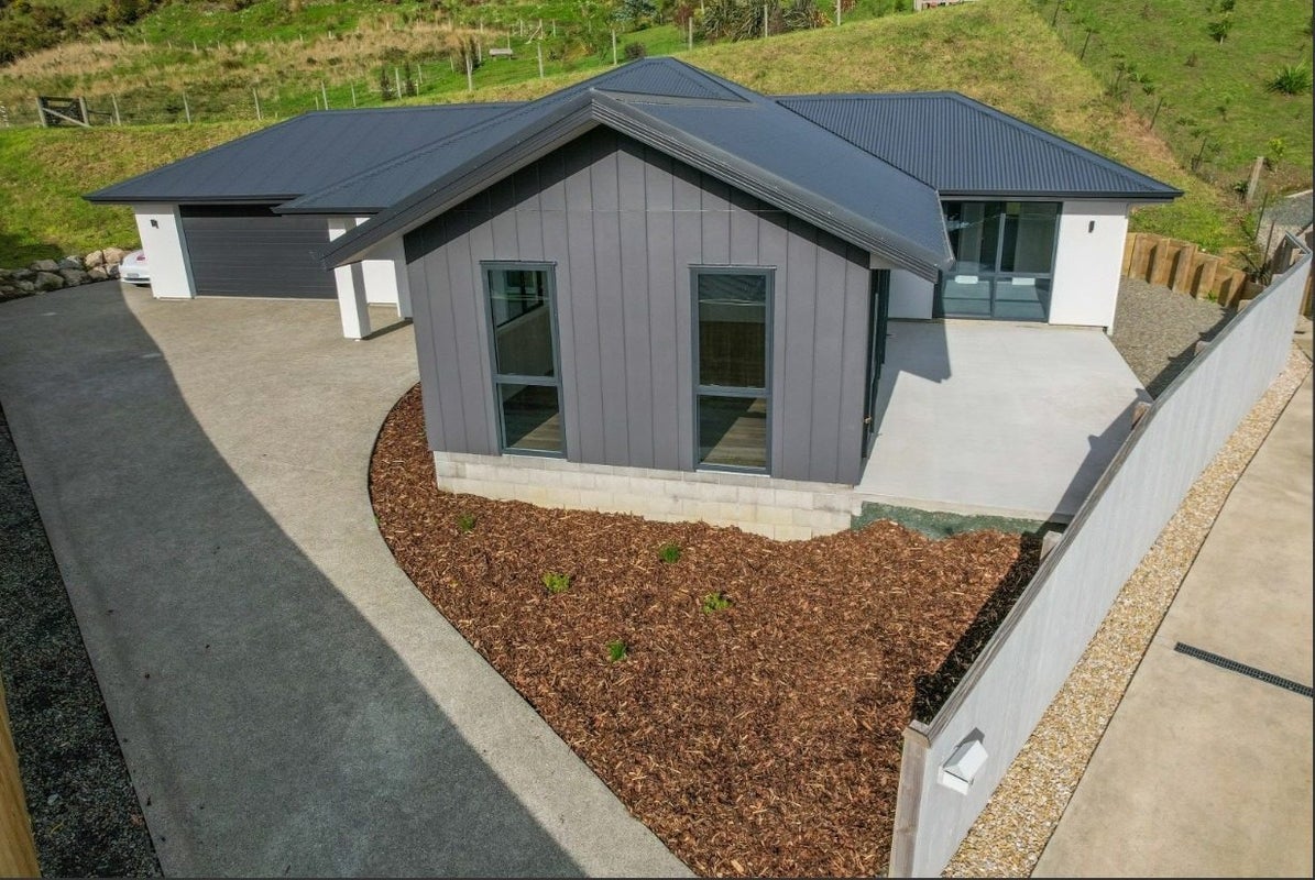 20 Devenish Place, Atawhai, Nelson - Carousel 1