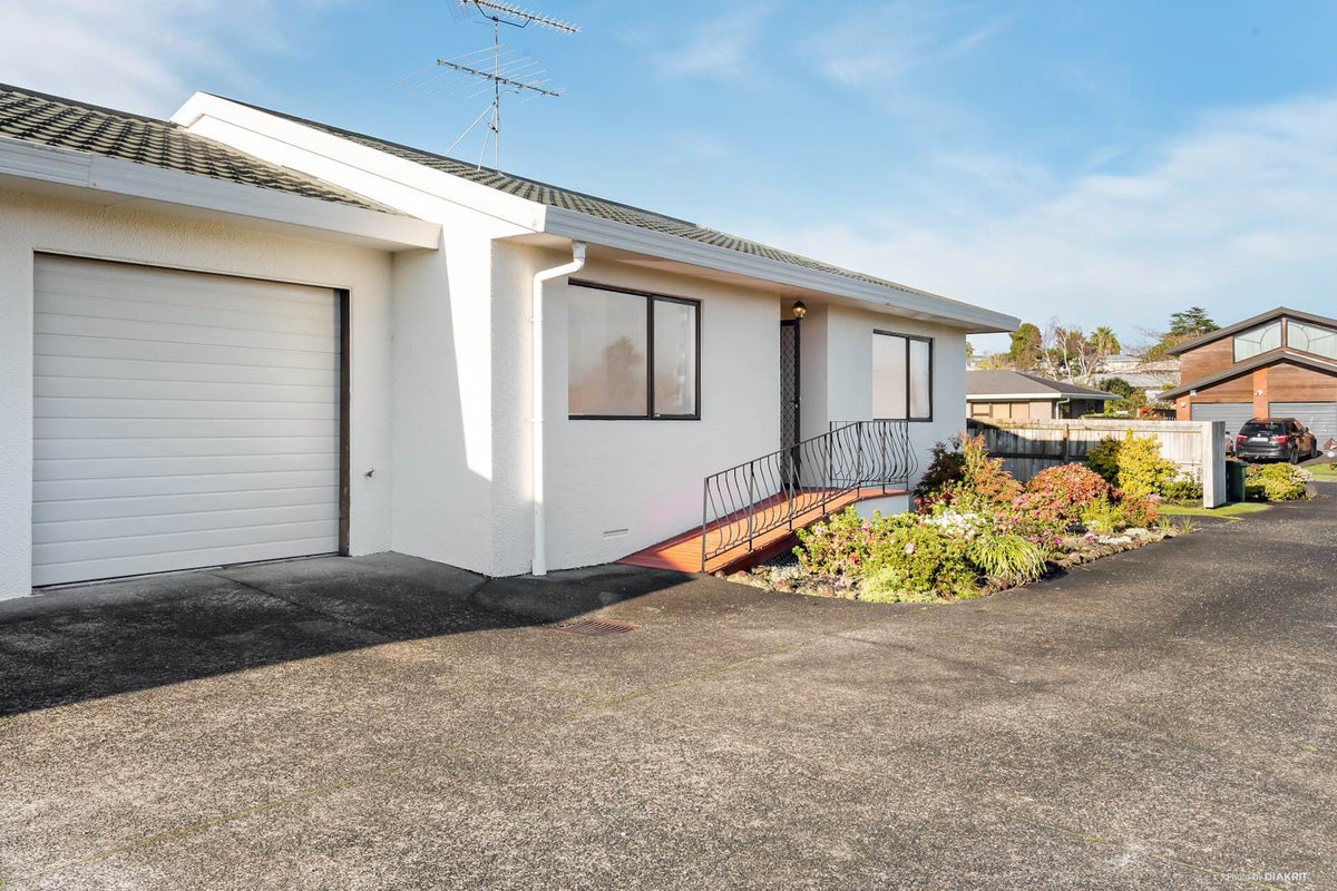 1/23 Septimus Place, Henderson, Auckland - Carousel 1