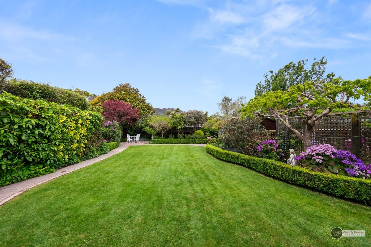 12 Penrose Street, Woburn, Lower Hutt - Carousel 2