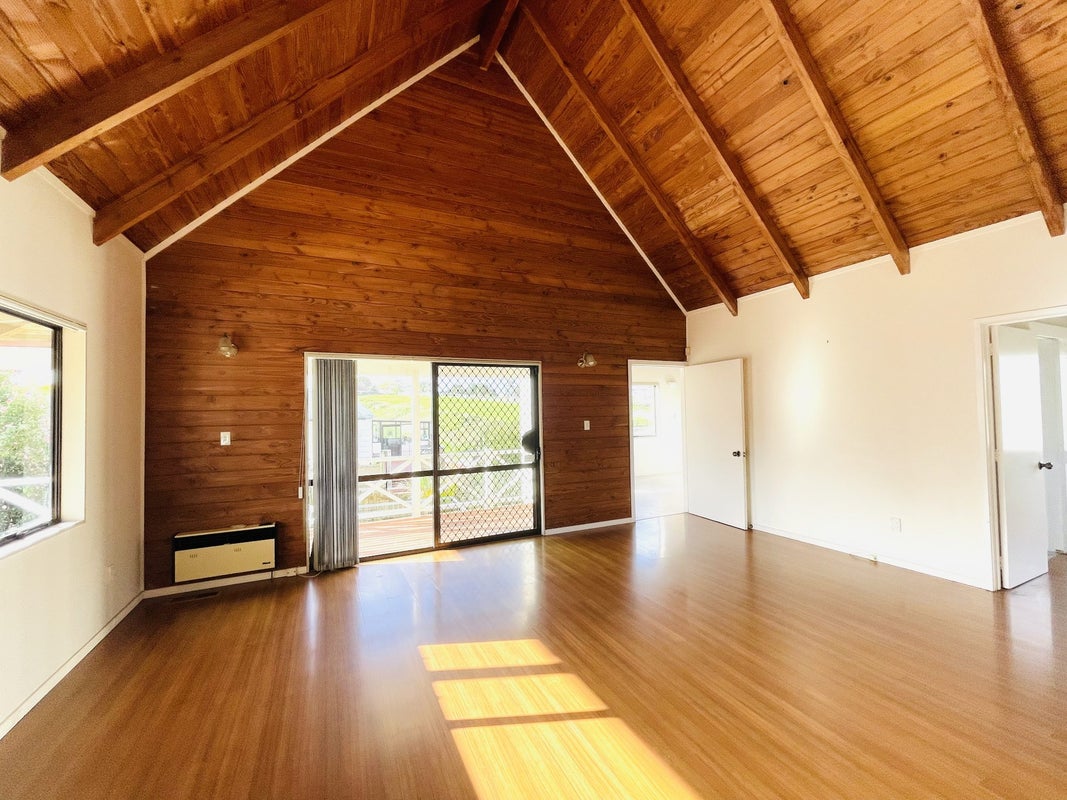 180 Norman Lesser Drive, Saint Johns, Auckland - Carousel 2
