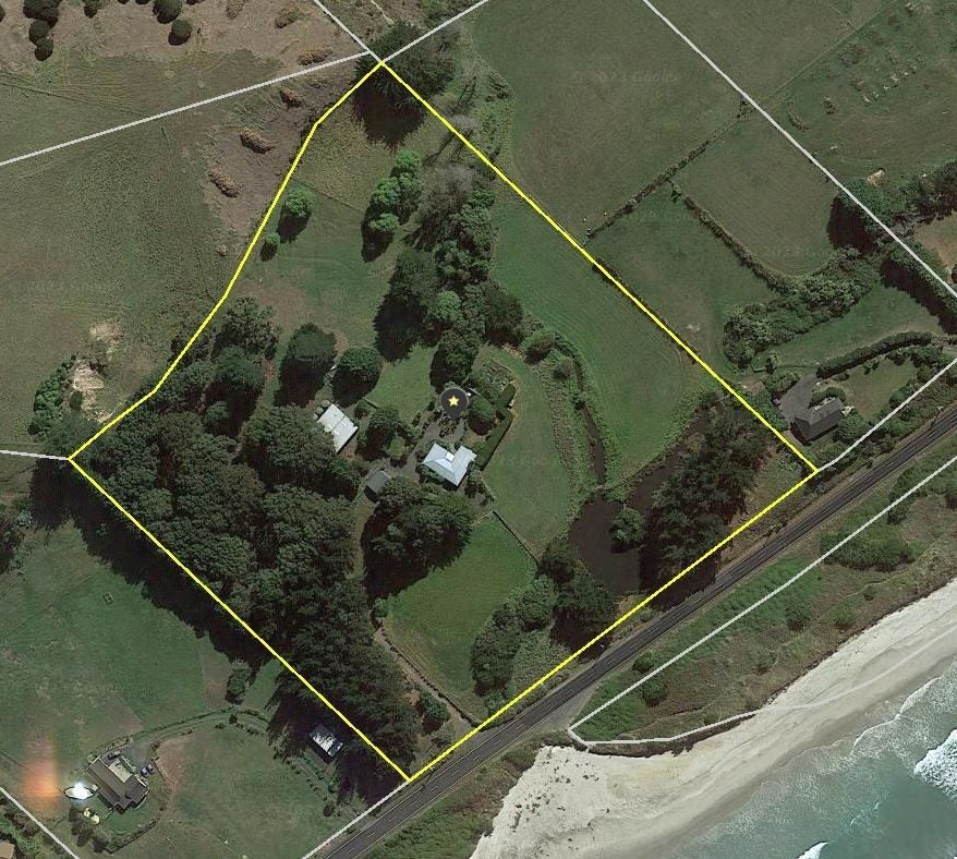 58 Taieri Mouth Road, Brighton, Dunedin - Carousel 1