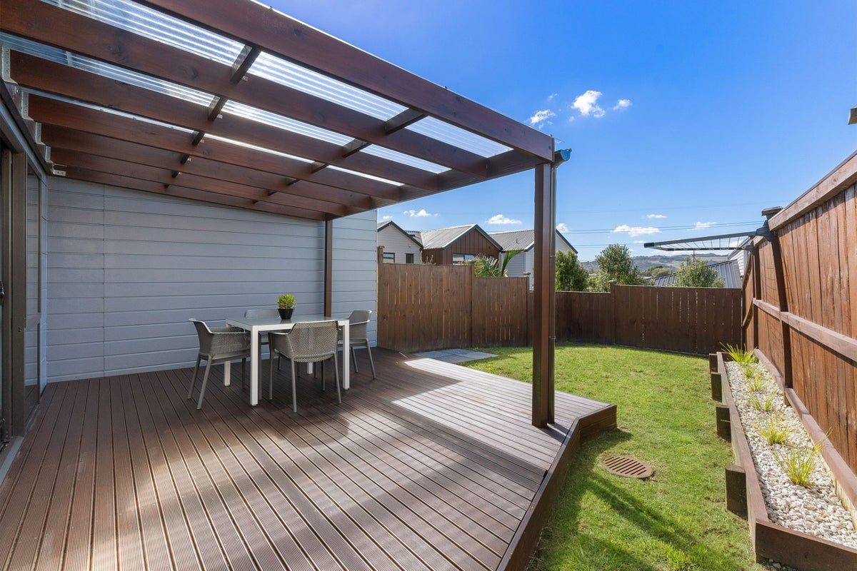 39A Kahui Parade, Karaka, Papakura - Carousel 1