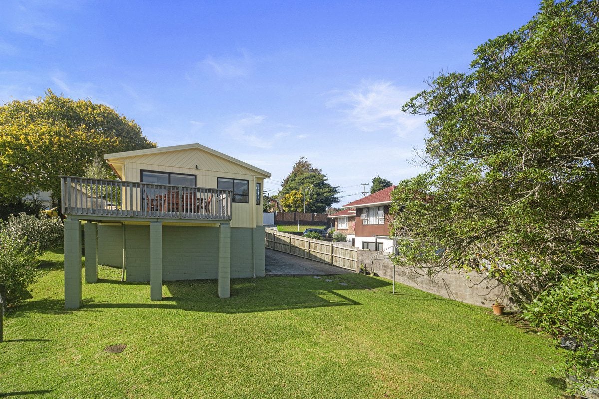 133A Vodanovich Road, Te Atatu South, Auckland - Carousel 1