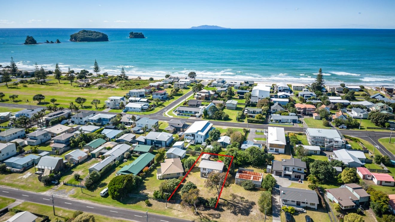 210 Given Avenue, Whangamata - Carousel 2