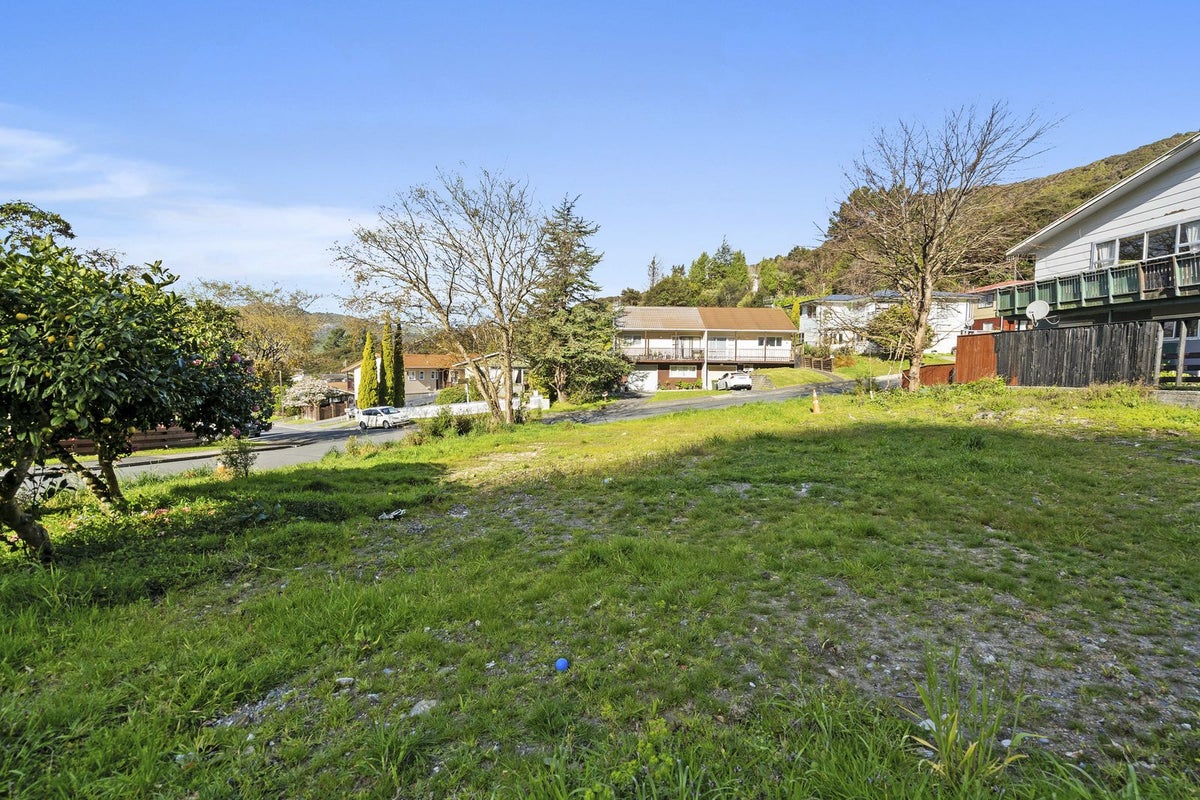 1 Vermont Grove, Wainuiomata, Lower Hutt - Carousel 2