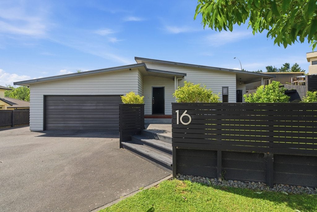 16 Formosa Place, Pyes Pa, Tauranga, Bay Of Plenty - Carousel 1