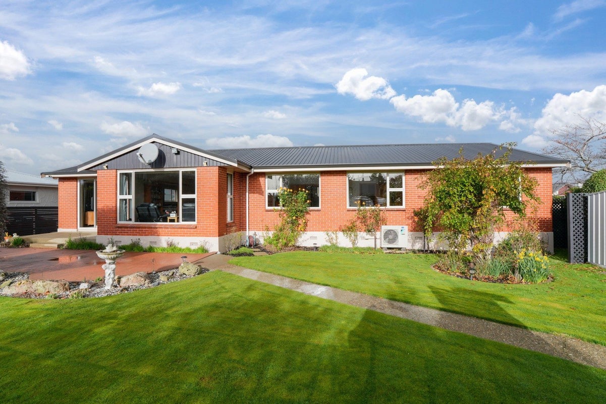 142 Catherine Street, Windsor, Invercargill - Carousel 1