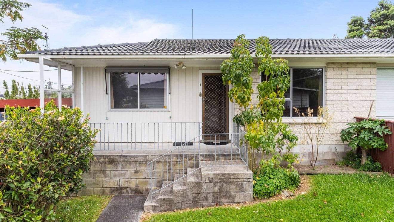 1/44 Rua Road, Glen Eden, Auckland - Carousel 1