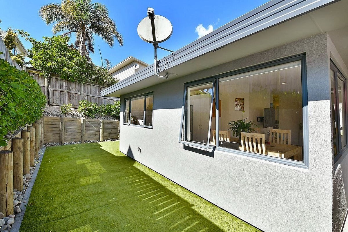 2/128 Brian Crescent, Stanmore Bay, Whangaparaoa - Carousel 12