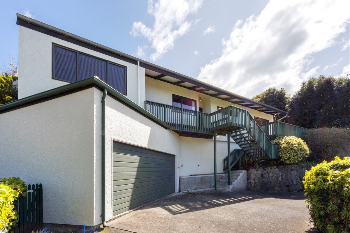 16 France Road, Bluff Hill, Napier - Carousel 1