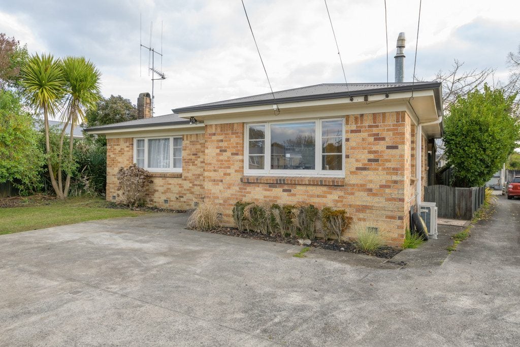 27 Somme Crescent, Hillcrest, Hamilton - Carousel 9