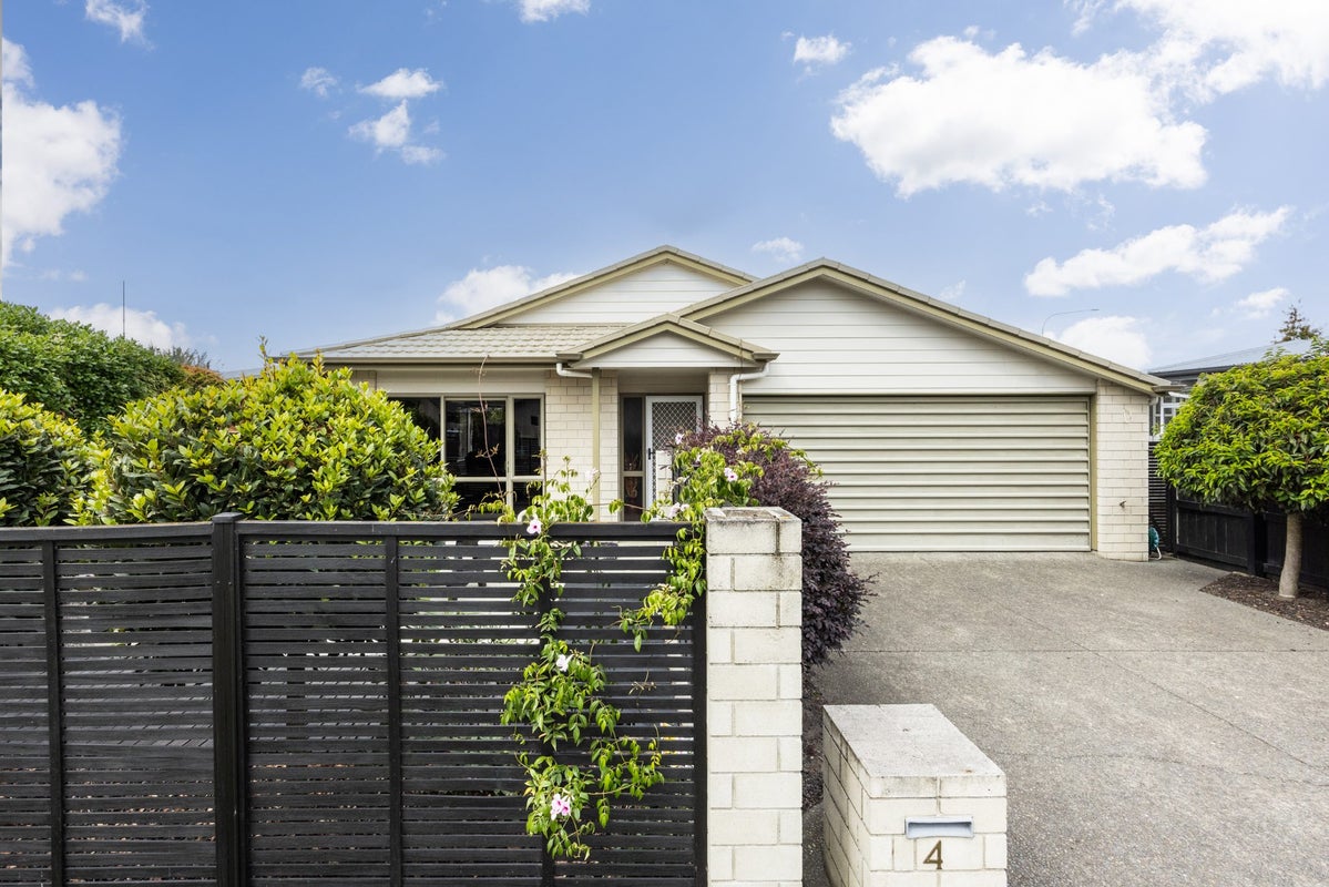 4 West Place, Greenmeadows, Napier - Carousel 1