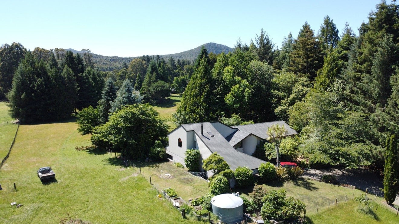 728 Whangamata Road, Kinloch, Taupo - Carousel 39